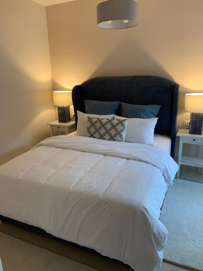 Divine Meteora Luxury Midtown Apartment กาลัมปากา ภายนอก รูปภาพ